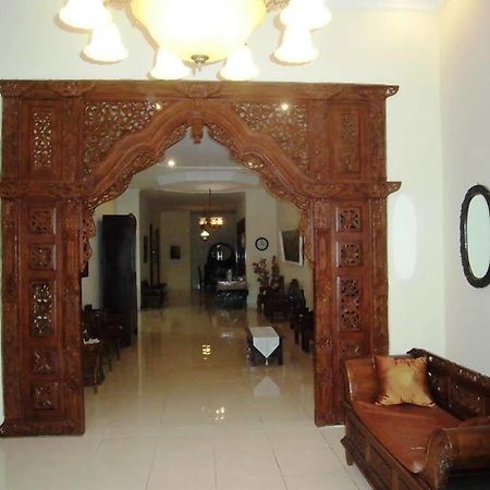 Griya Putri Dewi Guesthouse 日惹 外观 照片