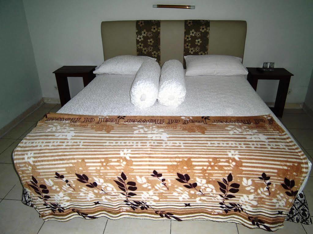 Griya Putri Dewi Guesthouse 日惹 外观 照片