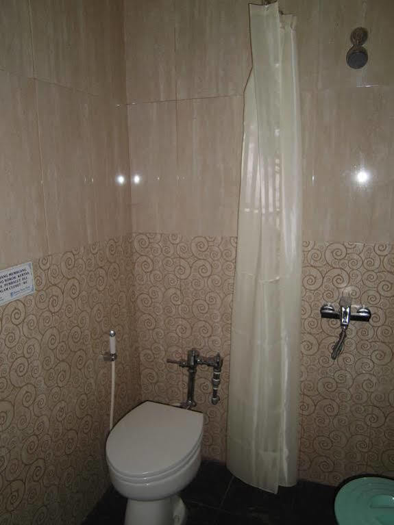 Griya Putri Dewi Guesthouse 日惹 外观 照片