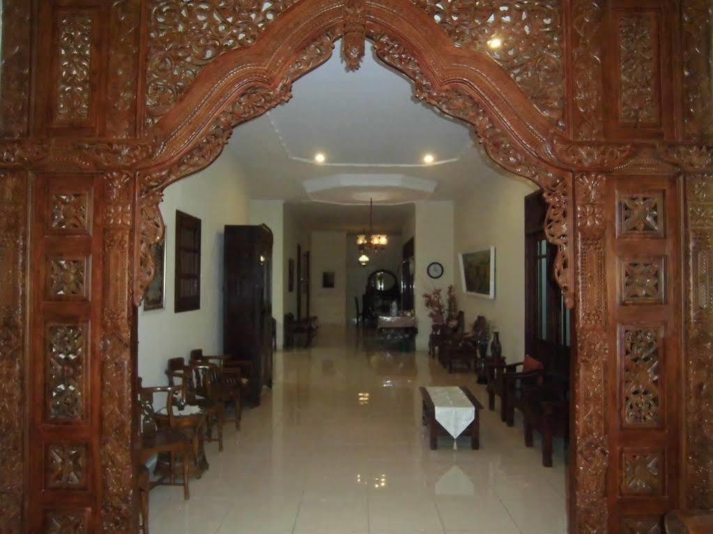 Griya Putri Dewi Guesthouse 日惹 外观 照片