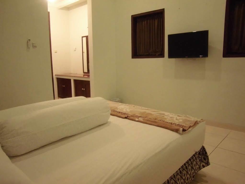 Griya Putri Dewi Guesthouse 日惹 外观 照片